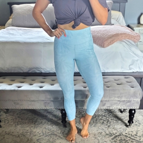 3 pair bundle of Desaree leggings - Picture 8 of 11